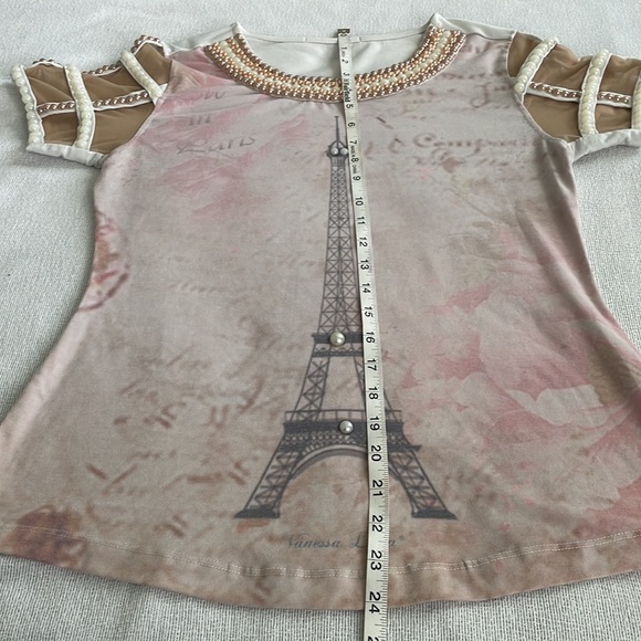 INCREDIBLE T-SHIRT BY VANESSA LIMA.. EIFFEL TOWER AMID MUTED PINK AND BEIGE - Picture 11 of 13